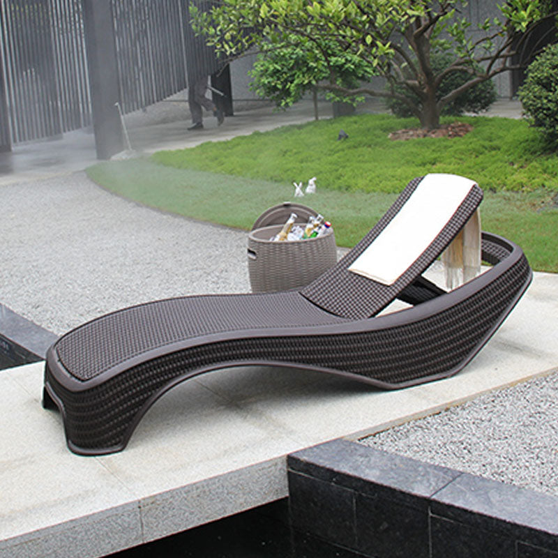 Newport Reclining Plastic Rattan Beach Bed, Chocolate, 75 x 43 x 199 cm, Basic Living