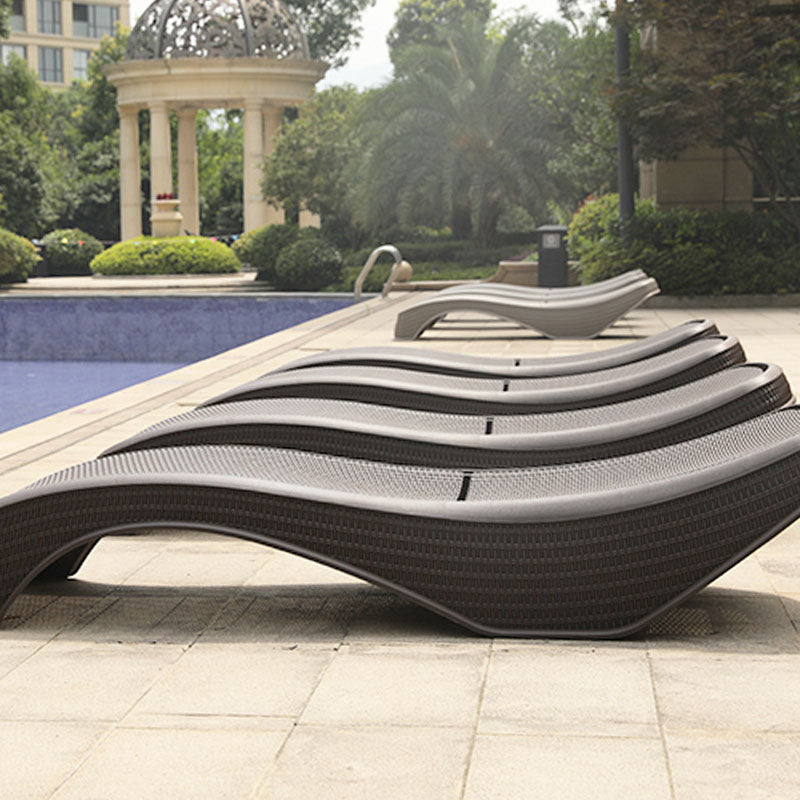 Newport Reclining Plastic Rattan Beach Bed, Chocolate, 75 x 43 x 199 cm, Basic Living