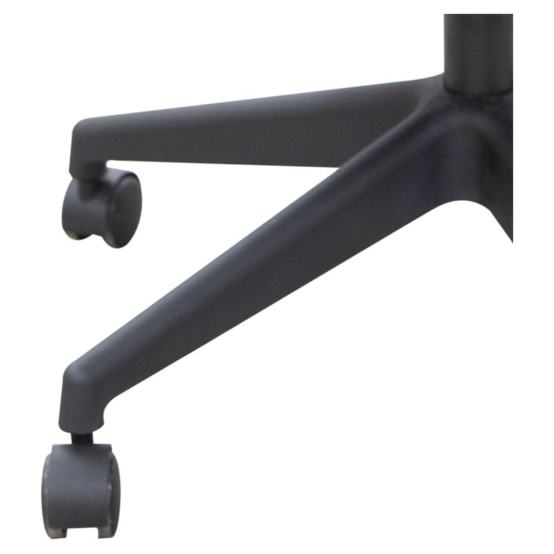 Silla ejecutiva con respaldar bajo