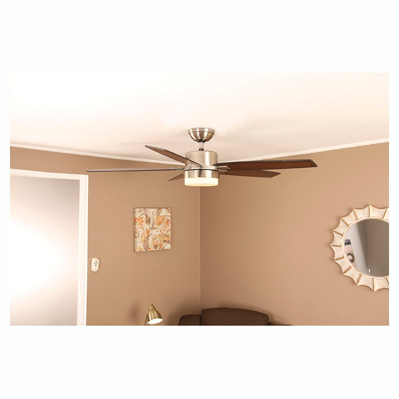 Ventilador Windmere níquel de 54 pulgadas con luz y control remoto