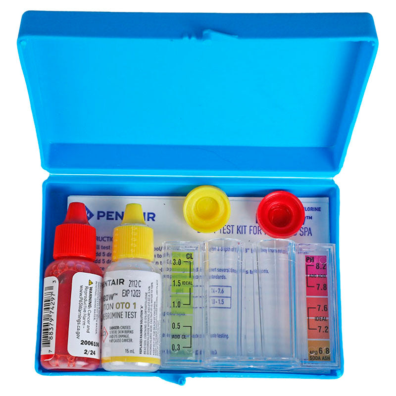 Test kit to measure chlorine and pH in swimming pools