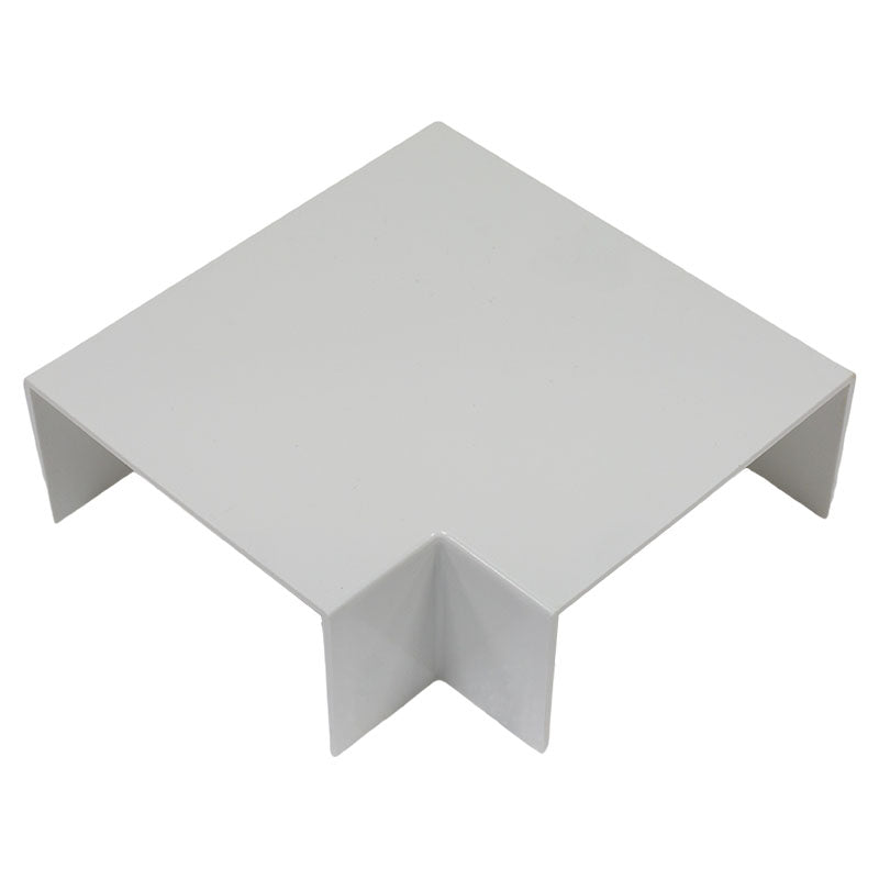 Flat angle for 10 x 4 cm trunking