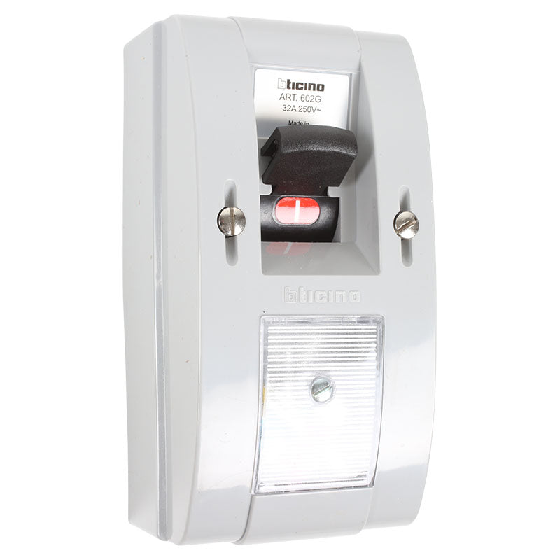 Interruptor bipolar de sobreponer con fusibles 32 A