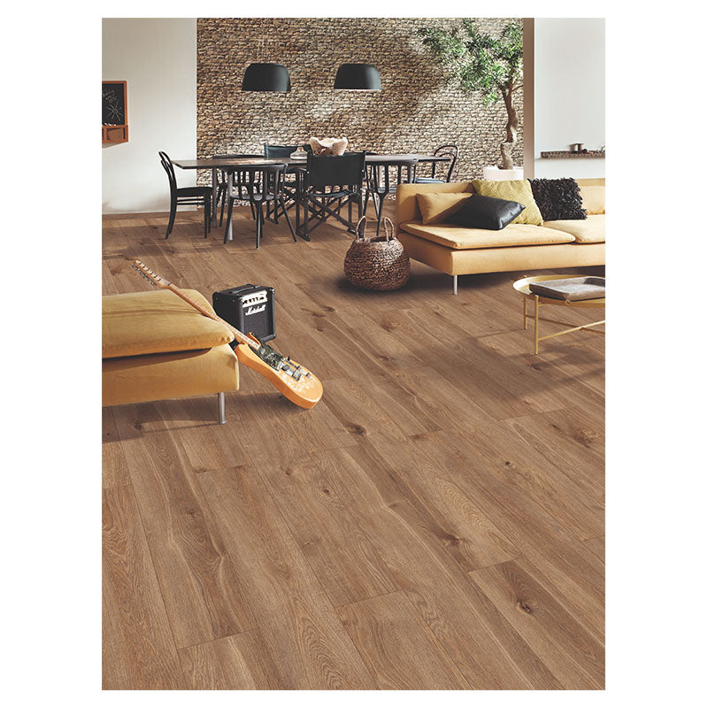 Piso laminado HDF y madera 8mm café claro texturizado 2.26m2 residencial