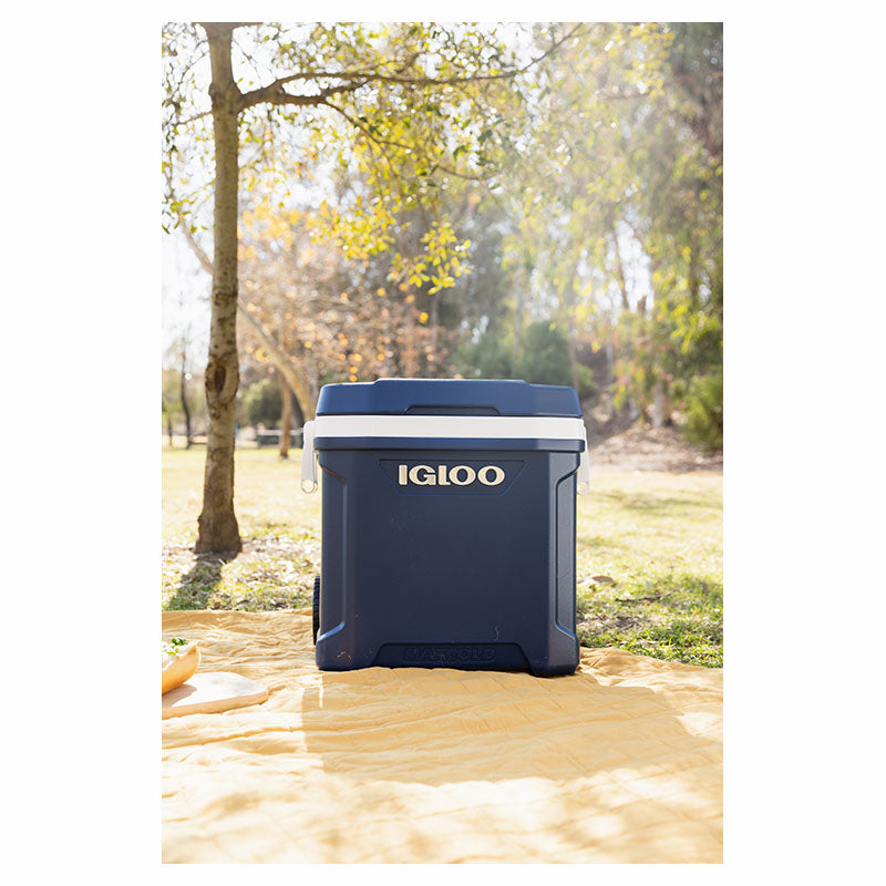 Hielera Latitude 58 Litros azul incluye ruedas Igloo