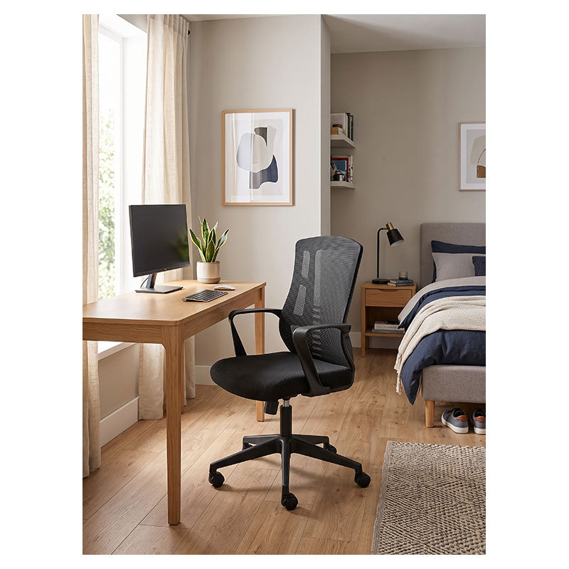 Silla ejecutiva negra con respaldar de malla 60 x 64 x 96-104 cm, soporta hasta 150 kg