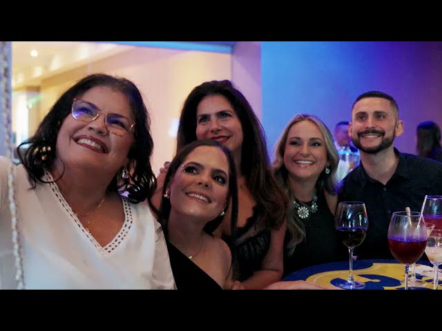 Cargar vídeo: 