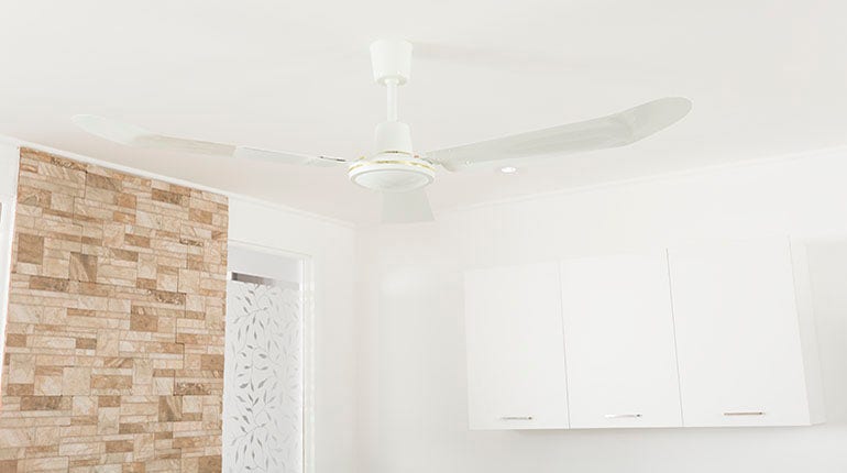 Un moderno ventilador luce apropiado para decorar su cocina | Ferretería EPA