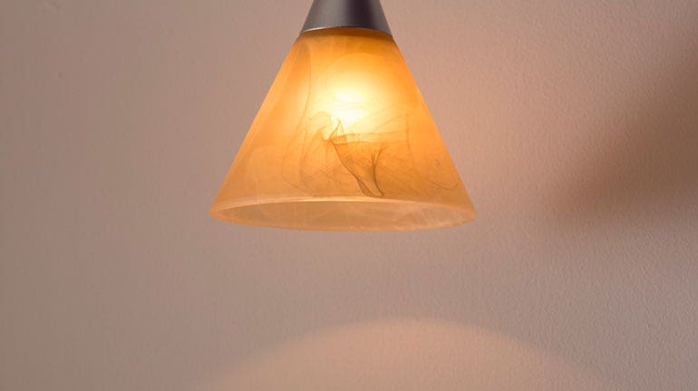La lámpara colgante moderna será una pieza decorativa | Ferretería EPA